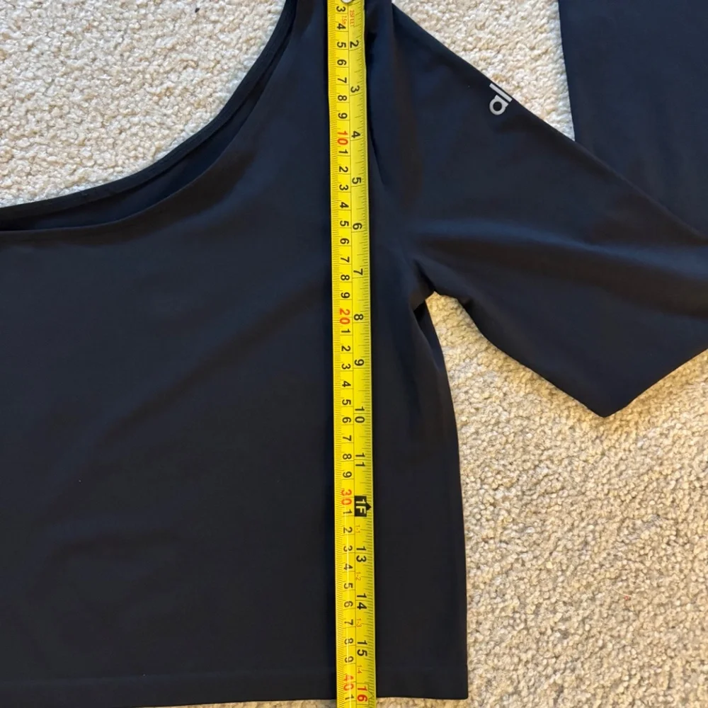 Alo Asymmetric Sheer Glow Long Sleeve Black M